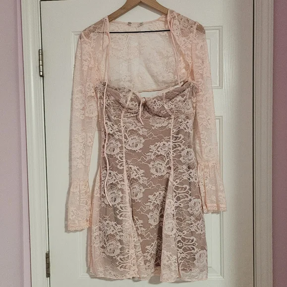 HOUSE OF CB Alice perfectly pink lace mini dress - Picture 8 of 11